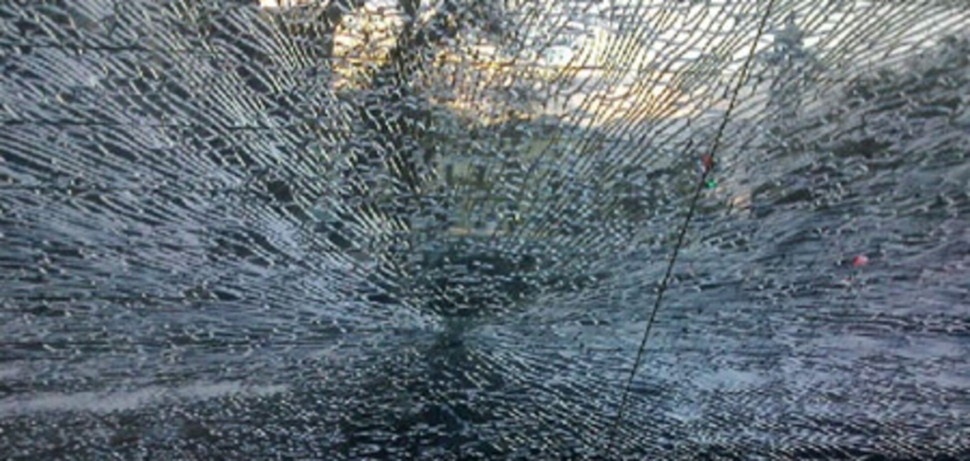 В Крыму обстреляли автомобиль народного депутата. Фото