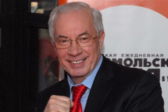 Азаров уехал на встречу с королем Харольдом V