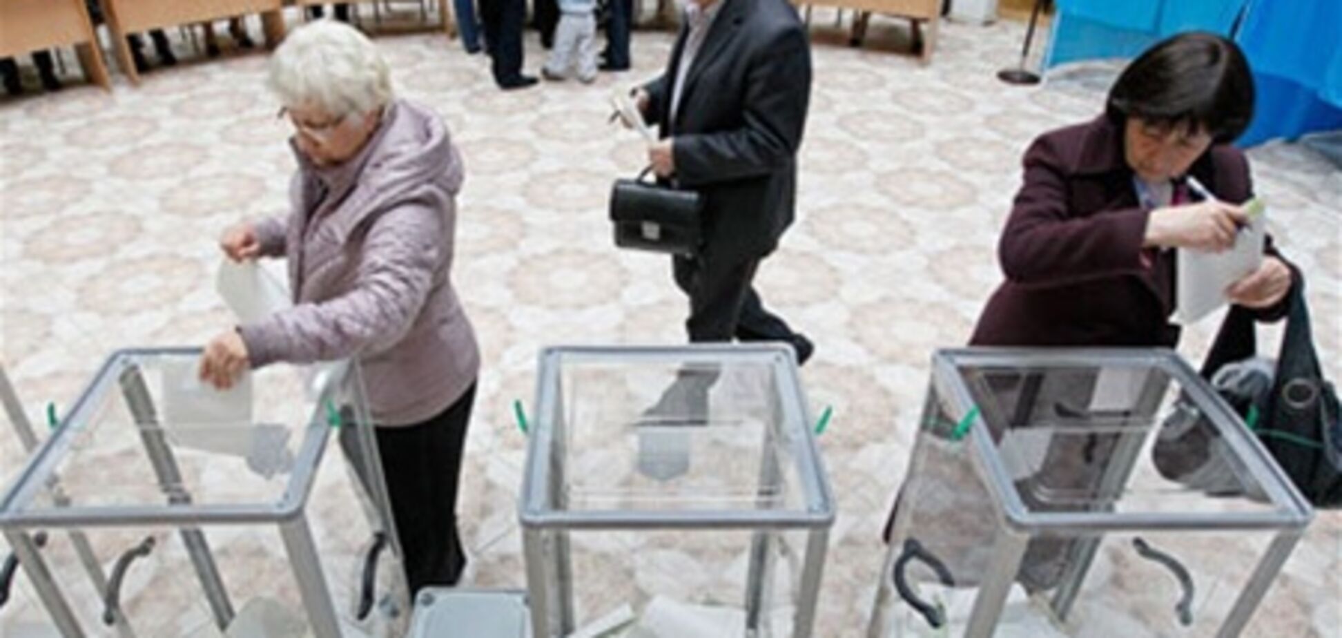 Опозиція зажадала заарештувати загрансчета 53 вищих держчиновників за 'фальсифікації' підсумків виборів