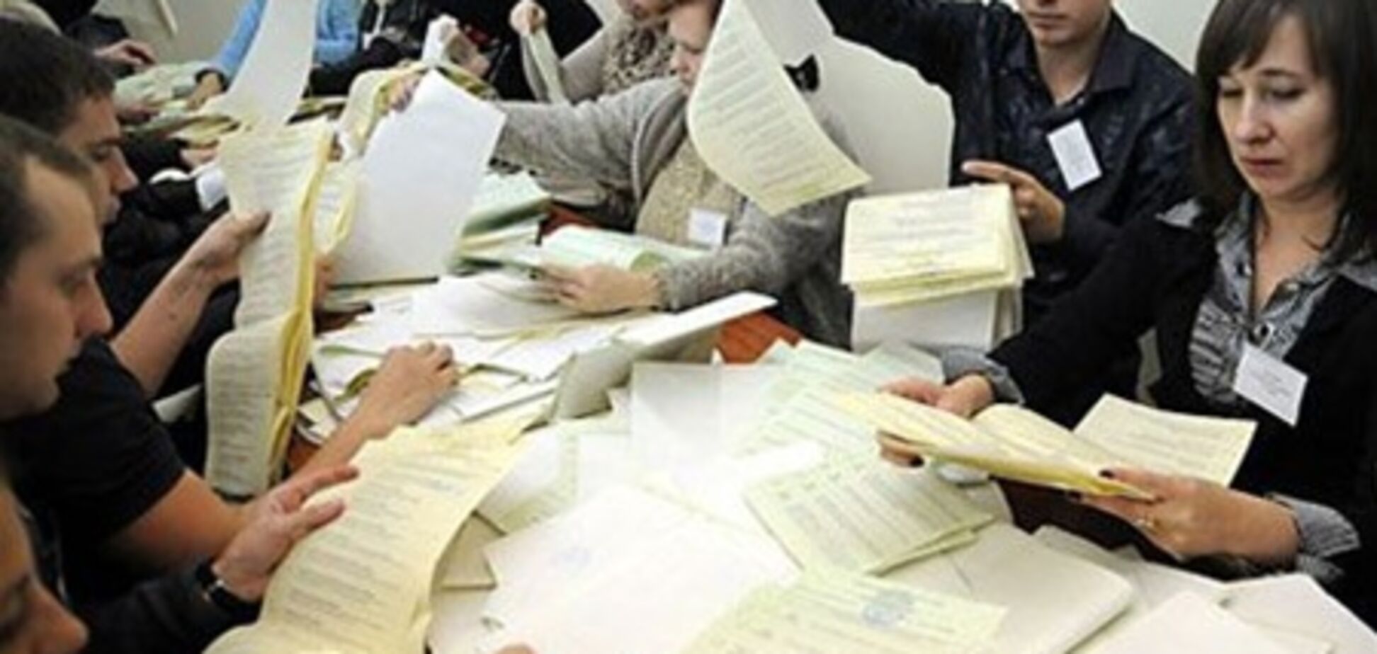 Голоса на выборах в ВР считают с нарушениями - наблюдатели из Канады