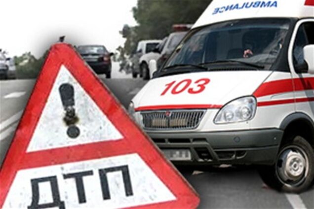 На Рівненщині 'Мерседес' злетів у кювет: четверо загиблих