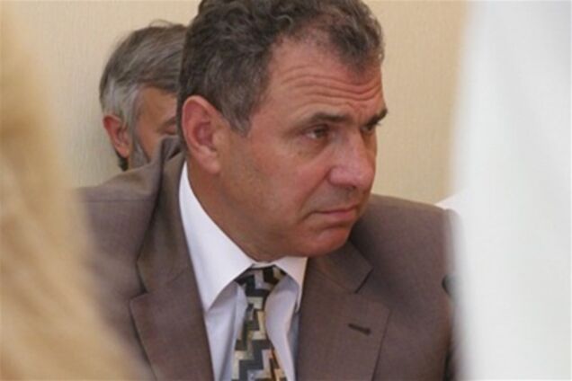 Экс-губернатору грозит суд из-за 'левой' водки