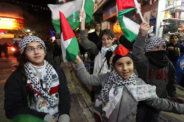 Палестинці масово святкують незалежність. Відео