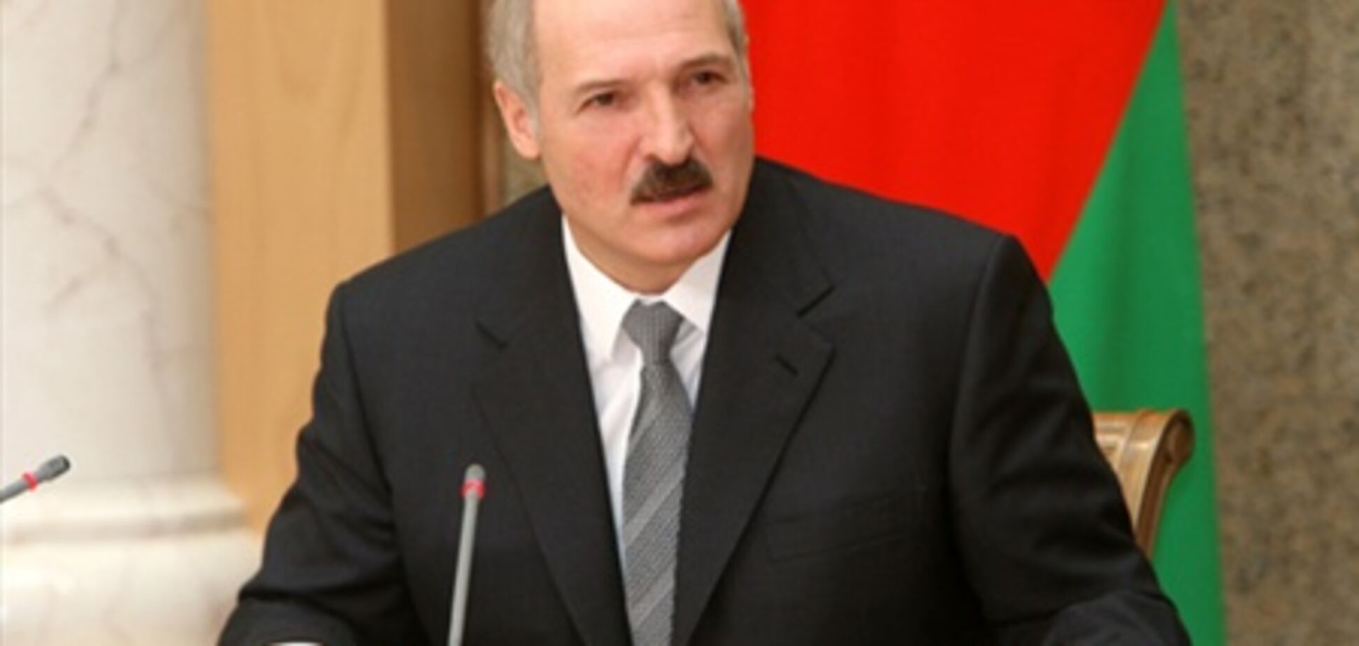 Лукашенко заборонив білорусам звільнятися з роботи