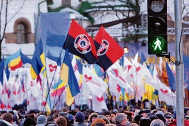 3-4 тыс. сторонников оппозиции собрались у ЦИКа