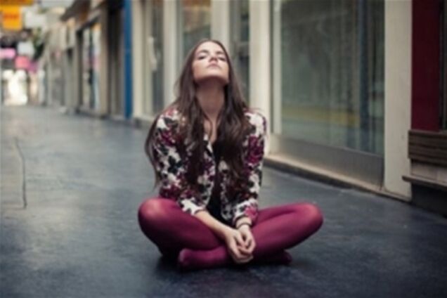 С чем носить цветные колготки