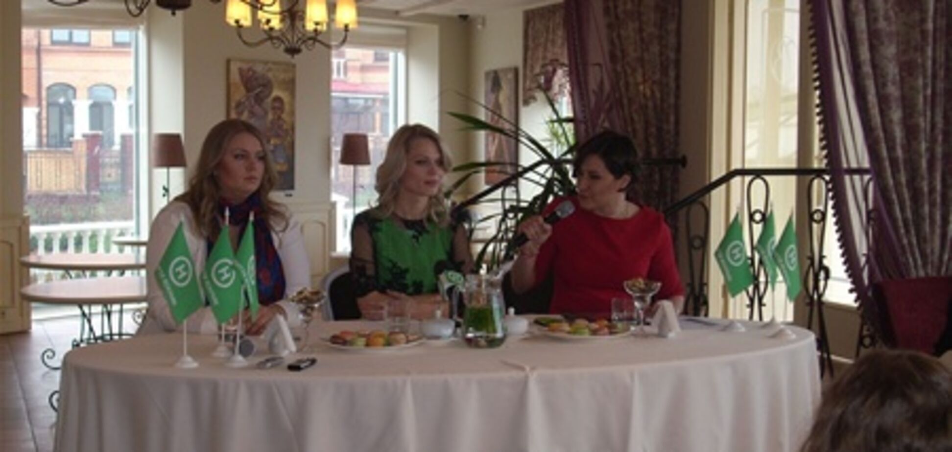 Ревізора Фреймут б'ють майже у всіх містах