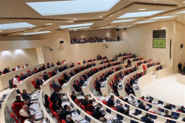 Депутати Саакашвілі бойкотують новий парламент
