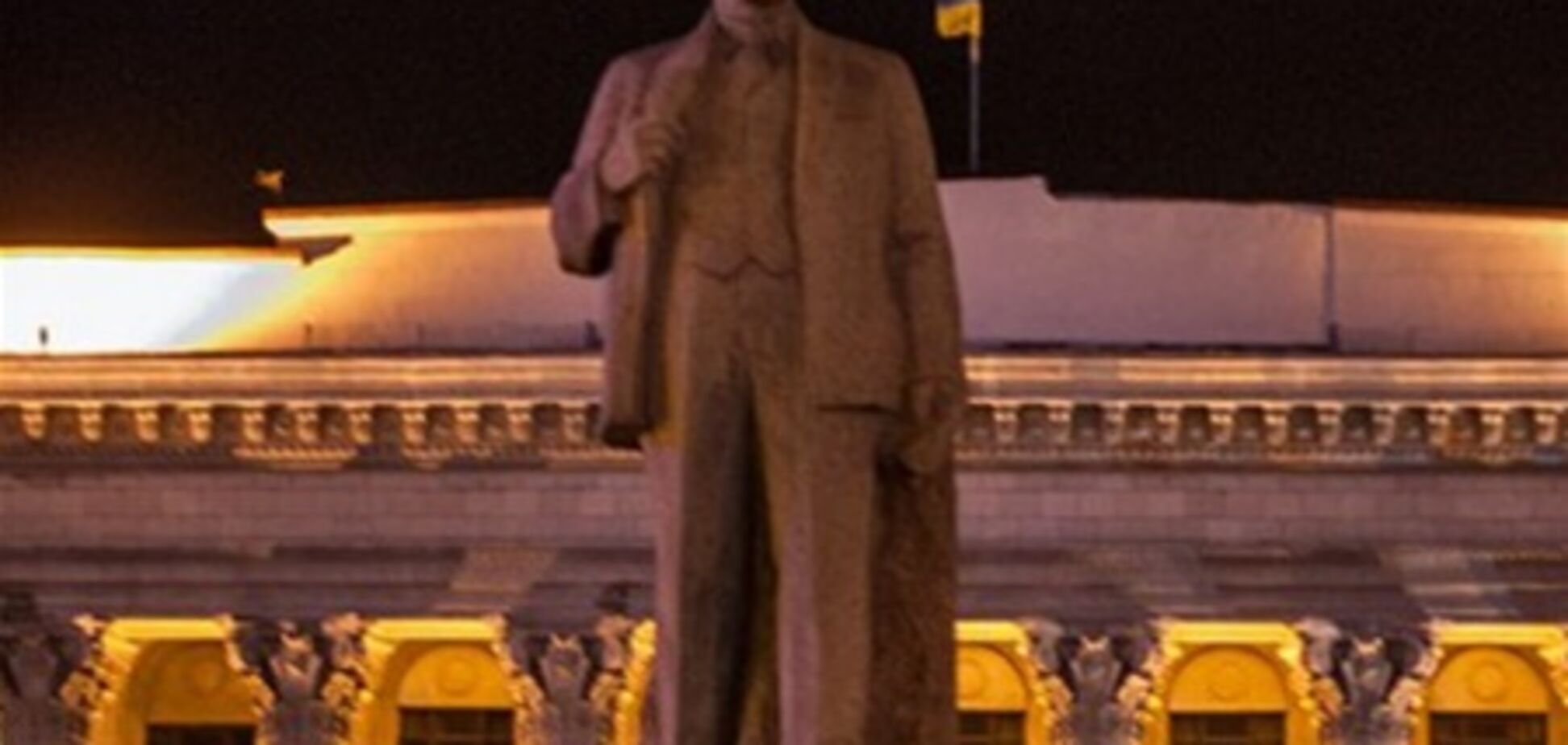 На пам'ятнику Леніну в Житомирі написали нецензурне слово