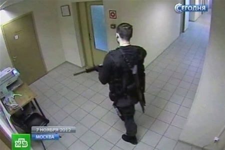 На суде 'российский Брейвик' извинился за расстрел шести человек