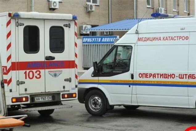 В Киеве на остановке умер мужчина