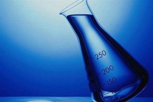 Машину харьковского депутата облили кислотой