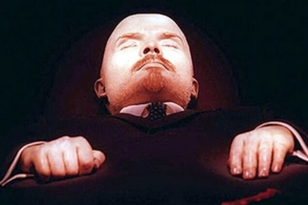 Путин сравнил Ленина в Мавзолее с мощами в Киево-Печерской Лавре