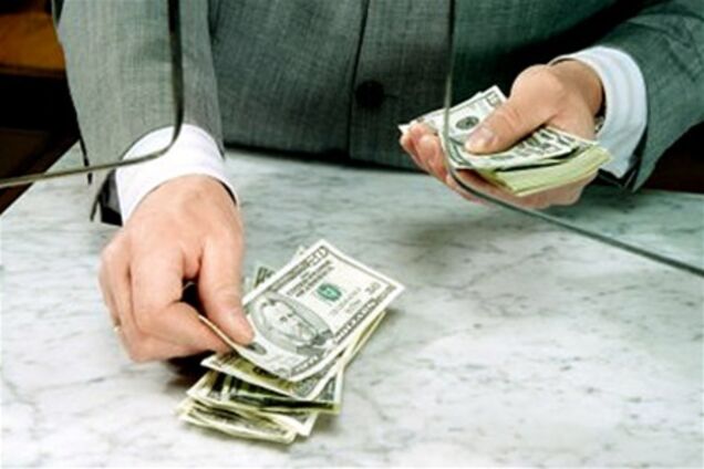 Украинцы оставят доллары на депозитах даже без госгарантий - эксперт