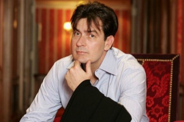 Чарли Шин стал персональным Сантой