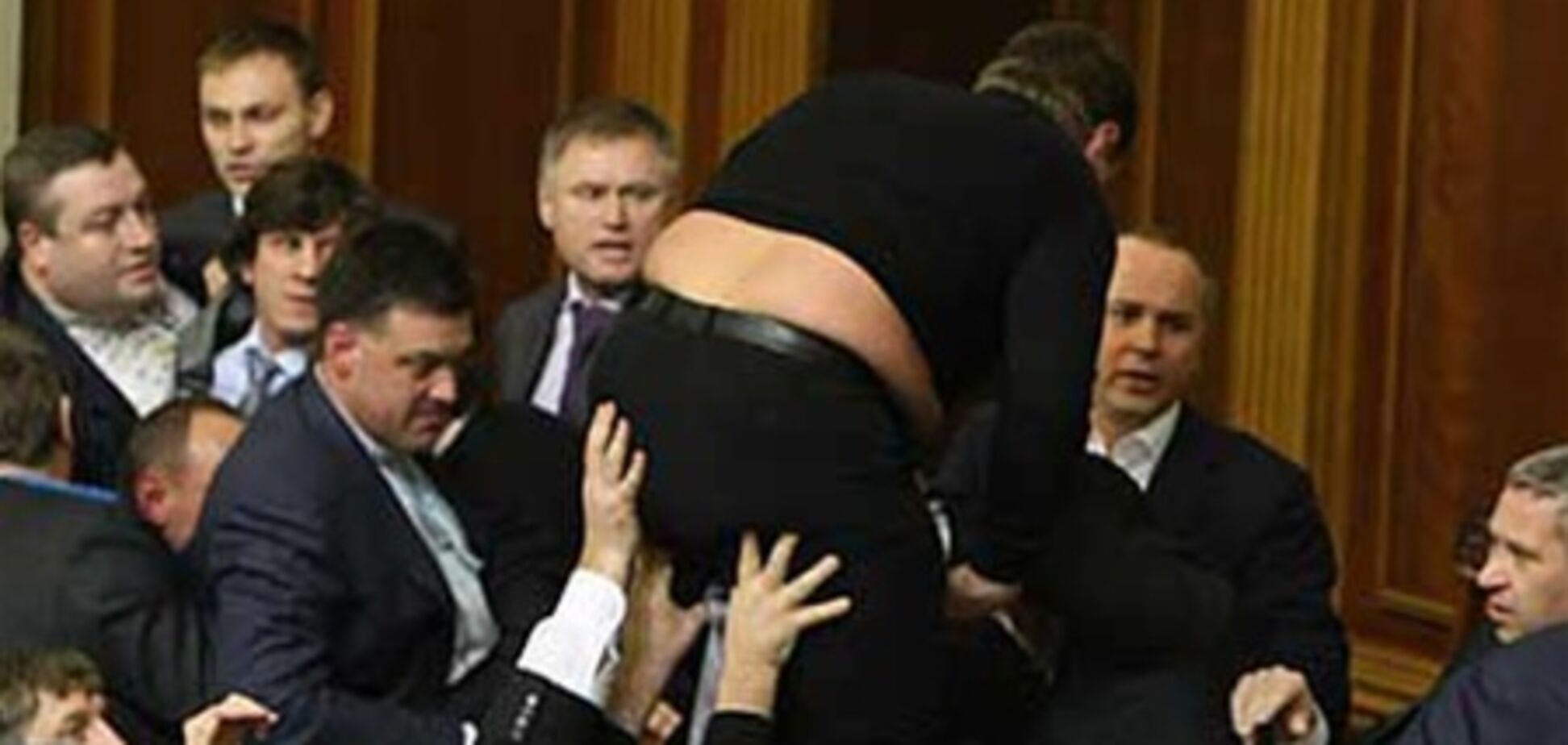 В первый же день работы Рады не обошлось без драки