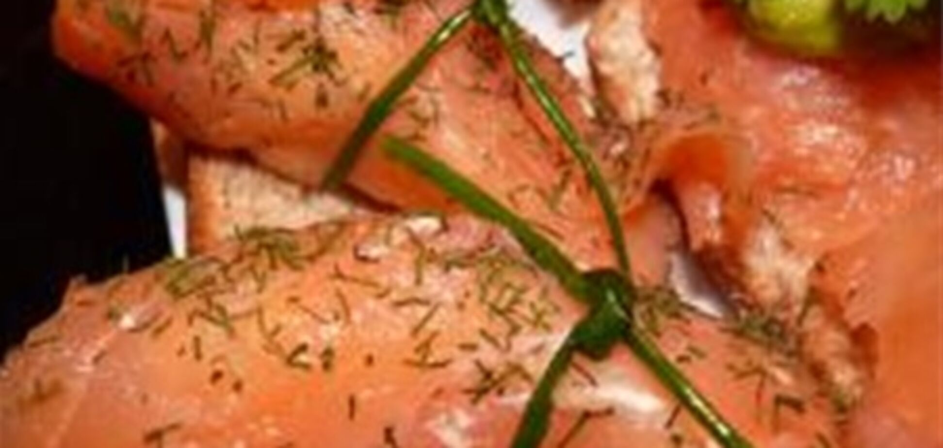 Рулетики из копченного лосося