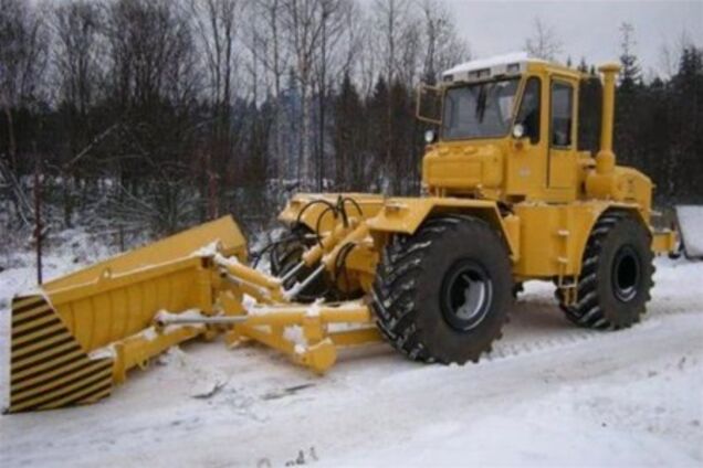 Около 8 тыс. человек и более тысячи машин брошены на расчистку снега в Украине