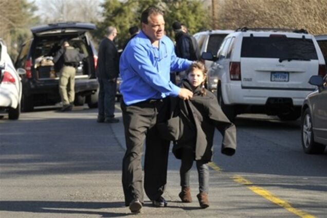 Кількість жертв стрілянини в американській школі зросла до 27 осіб