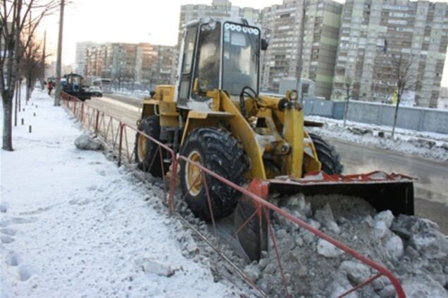 Число техники на дорогах Украины для уборки снега увеличилось двукратно