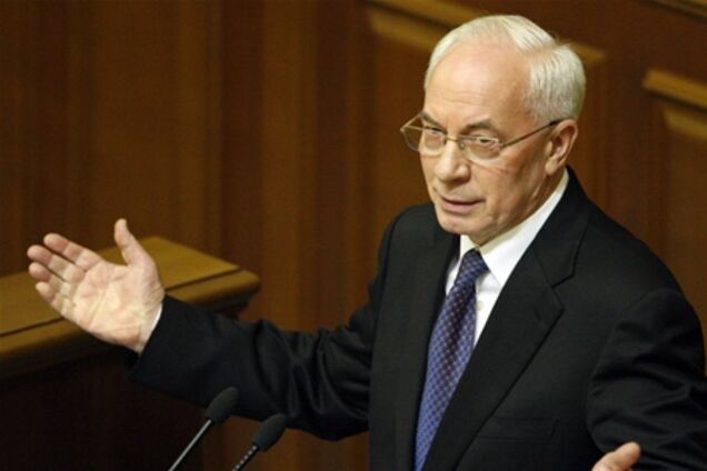 Азаров узрел меж парламентских драк компромисс