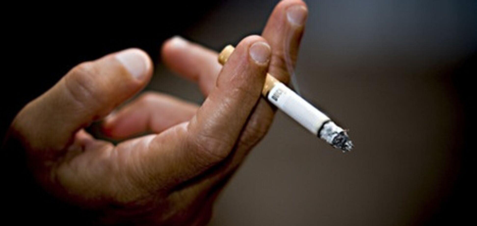 Вступает в силу закон о запрете курения