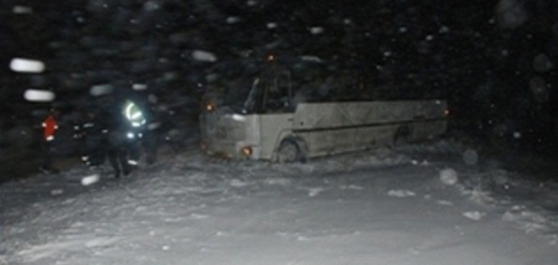 В пробке на трассе 'Киев-Чоп' родился ребенок. Видео