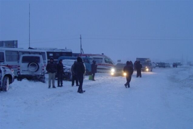 На трассе Киев-Чоп все еще сложная ситуация - ГАИ. Видео