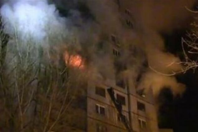 У Харкові після вибуху жінка зістрибнула з 10 поверху з двома дітьми