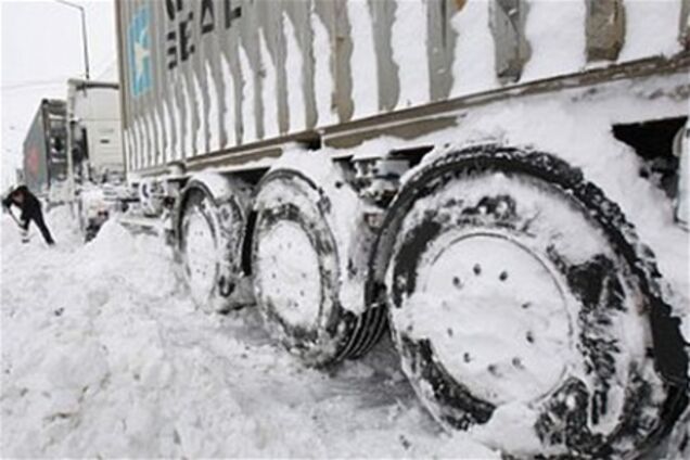 Затор на Львівщині ліквідовано, але деякі села ще заблоковані заметами