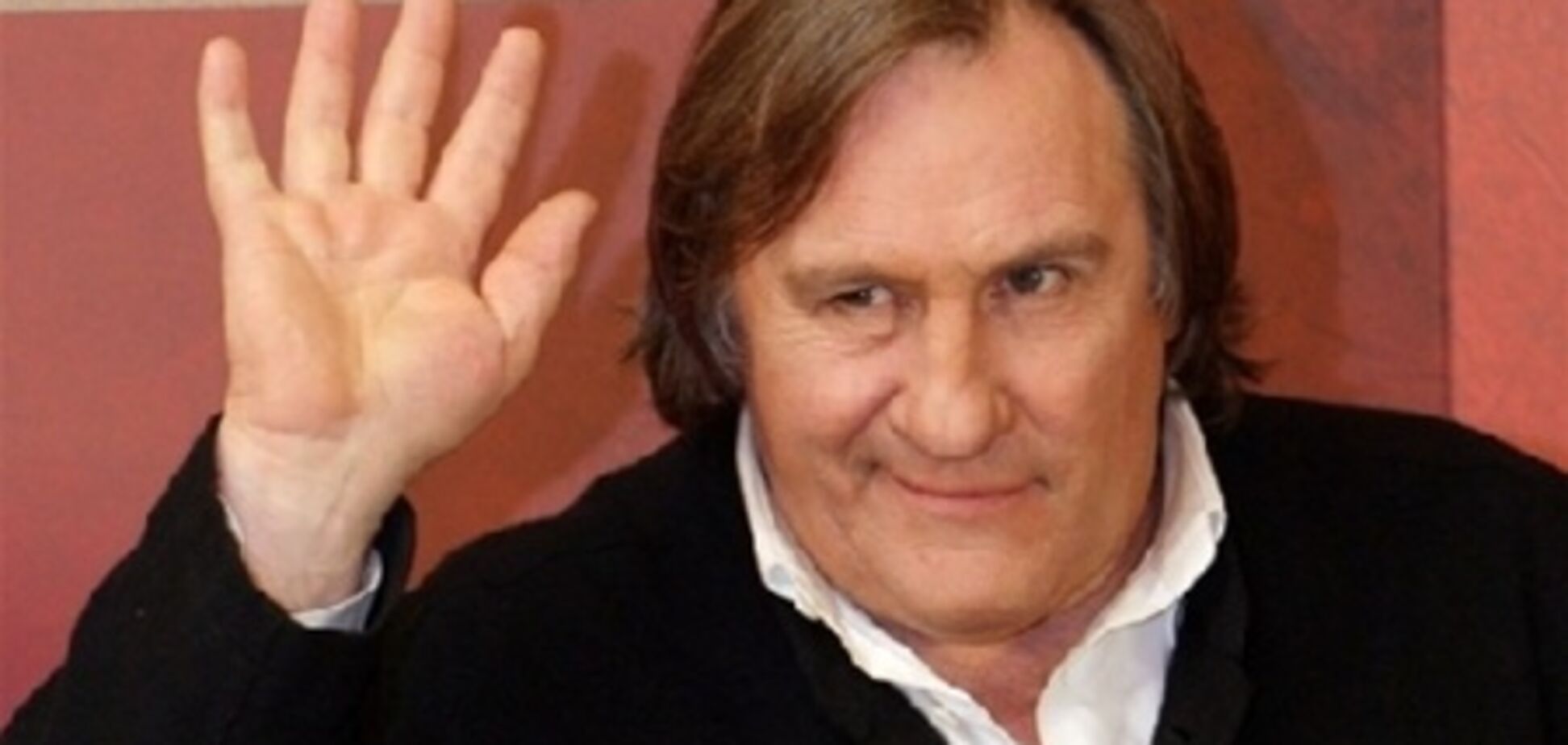 Французький прем'єр відмовився вибачатися перед Депардьє