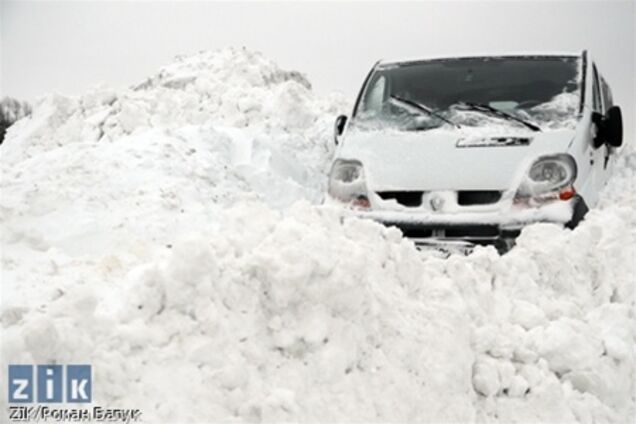Чрезвычайной ситуацией на львовских дорогах занялась прокуратура. Видео