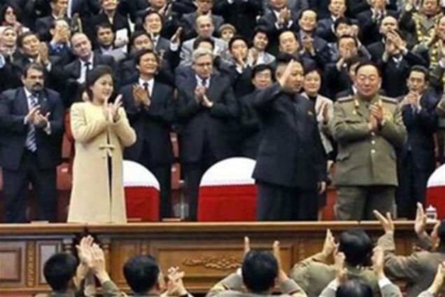 СМИ опубликовали фото беременной жены Ким Чен Ына