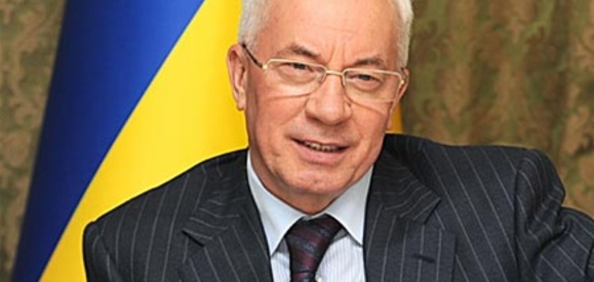 Рада лишила Азарова депутатского мандата