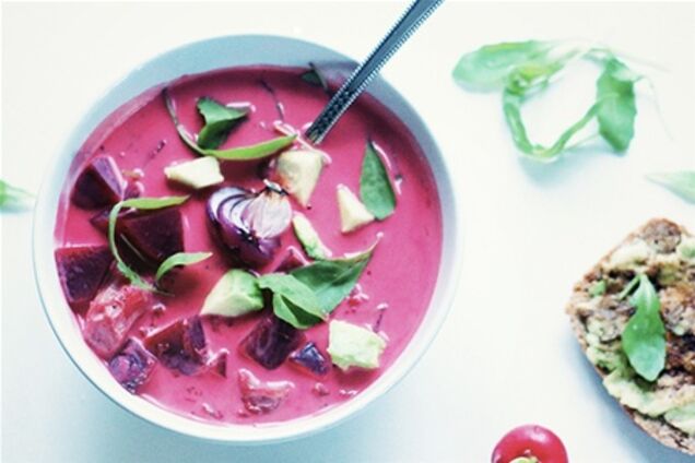 Кокосовый суп и тосты с авокадо