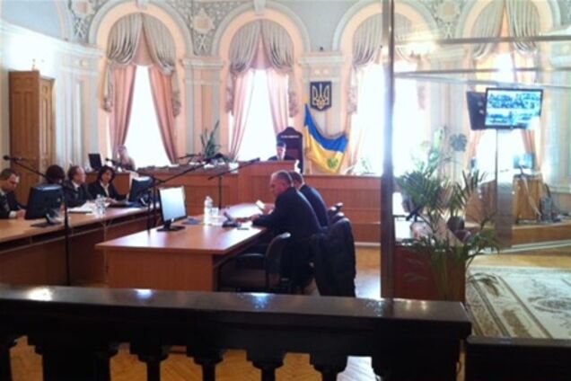Суд у Харкові розпочався без Тимошенко. Фото