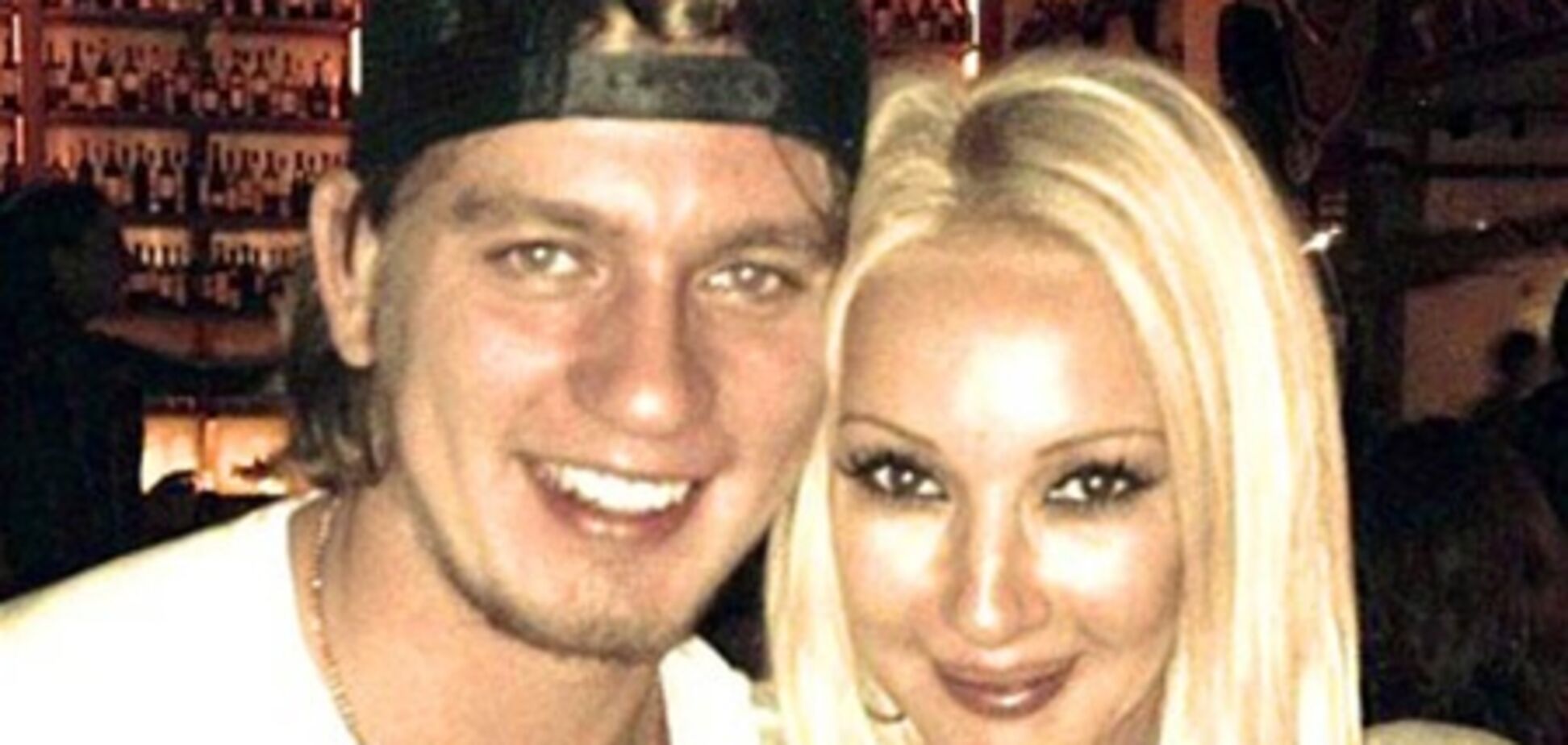 Любовник Кудрявцевой носит ее одежду. Фото