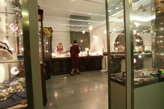 Столичная милиция ищет грабителя ювелирного магазина