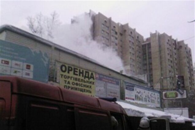 В Киеве горит рынок 'Караваевы дачи'. Фото. Видео