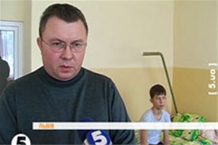 В Львове охранник магазина избил школьника