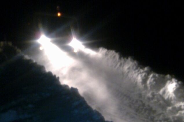 На Хмельниччині в снігу застрягла швидка з двома породіллями