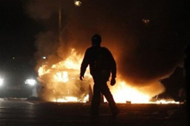 Прокурору Мукачево в День работников прокуратуры сожгли новый Mercedes