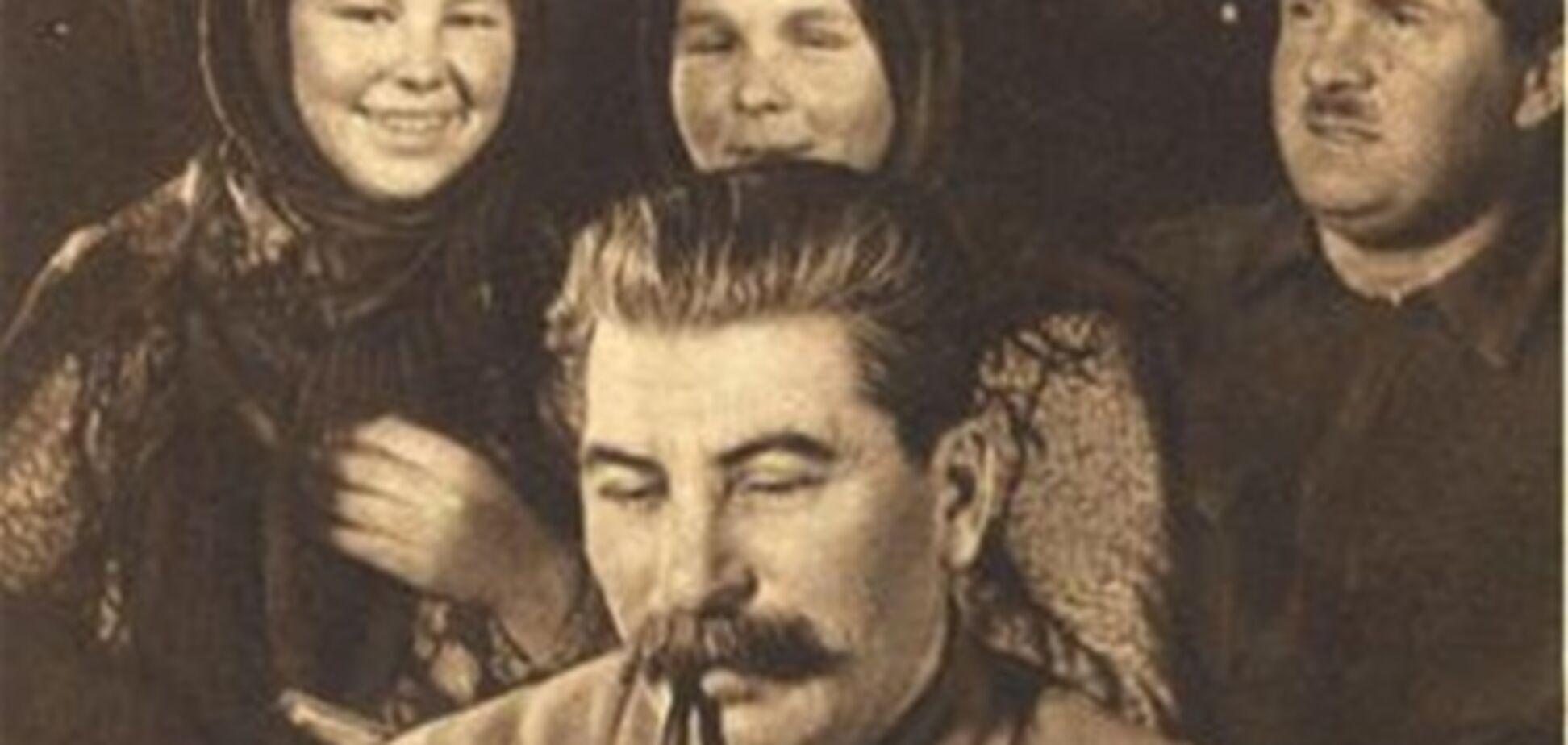 Януковича просят воспрепятствовать открытию в Крыму выставки, посвященной Сталину