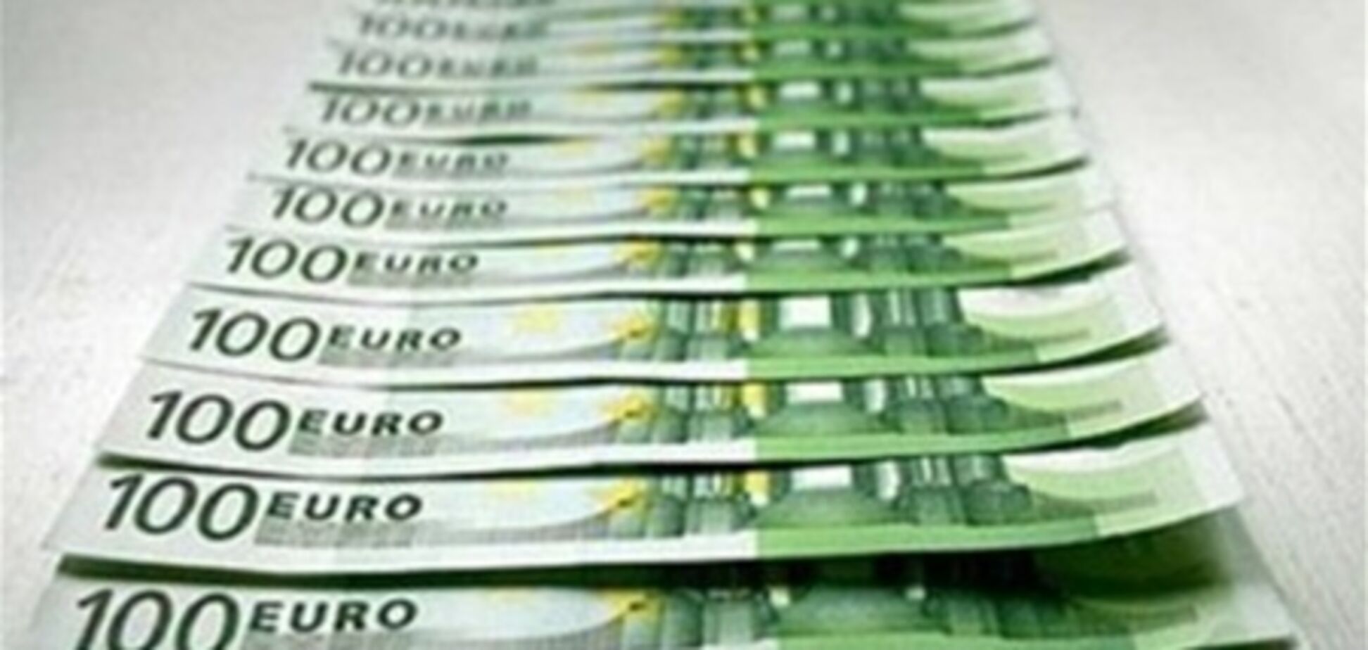 Евро дешевеет к доллару и иене