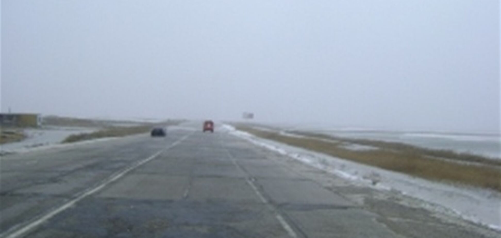 На Херсонщині морська вода затопила дорогу