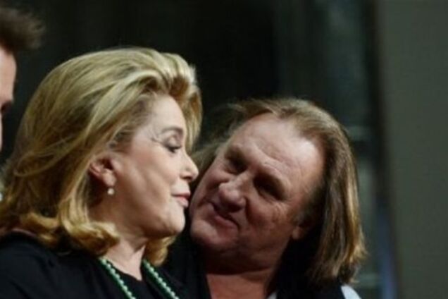 Катрин Денев вступилась за Депардье