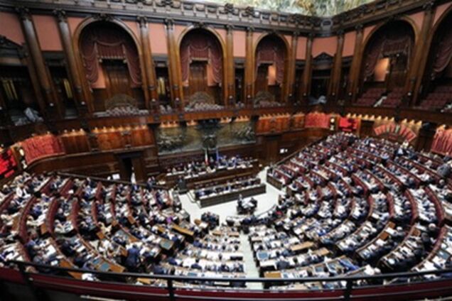 Президент Италии распустил парламент 