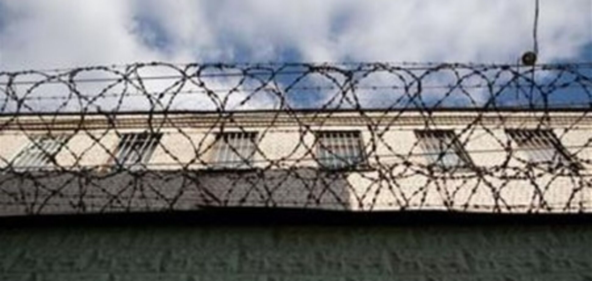 В Днепродзержинске зек захватил в заложники сына работника колонии