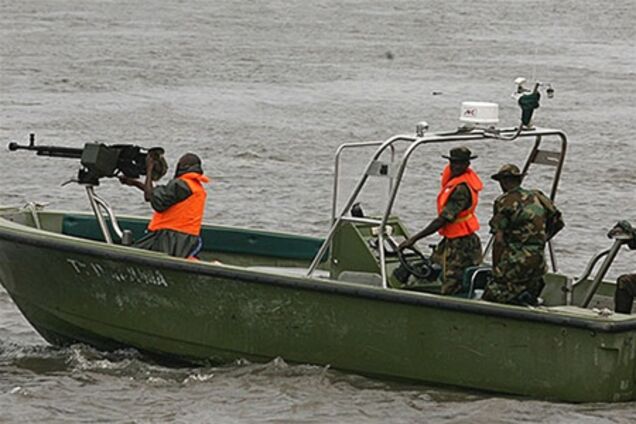 СМИ: среди похищенных у берегов Нигерии моряков есть украинец