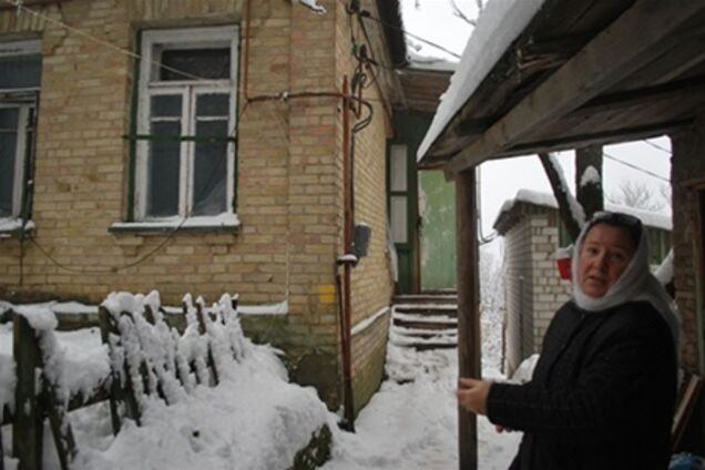 Киевская учительница готова поджечь себя из-за отобранного дома 